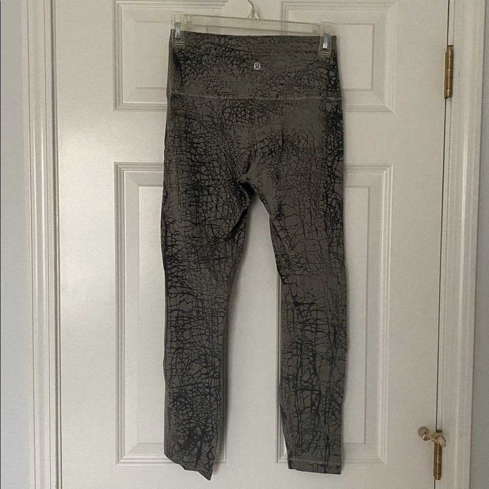 Lululemon Wunder Train High-Rise Tight 25"  Rover Black Crackle Print Sz 6 - Picture 2 of 10